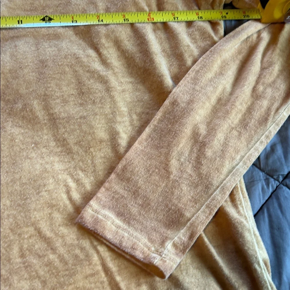 Women's V-Neck Long Sleeve Top - distressed butterscotch - Picture 3 of 6